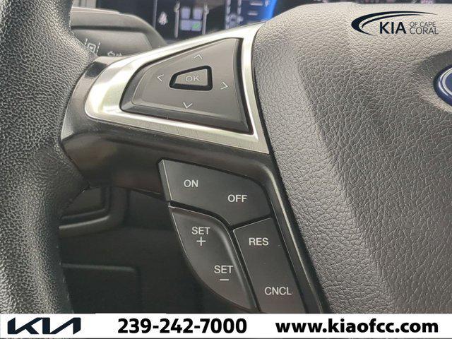 Photo of 2024 ICONIC SILVER Ford Edge