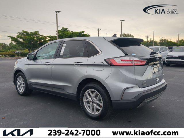Photo of 2024 ICONIC SILVER Ford Edge