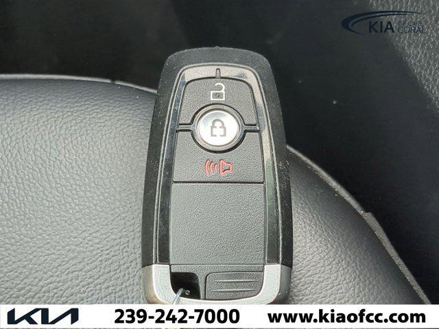 Photo of 2024 ICONIC SILVER Ford Edge