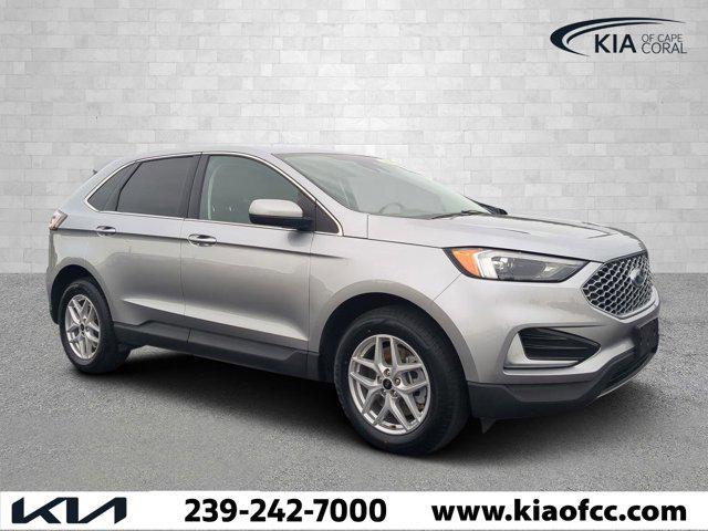 Photo of 2024 ICONIC SILVER Ford Edge