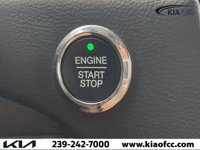 Photo of 2024 ICONIC SILVER Ford Edge