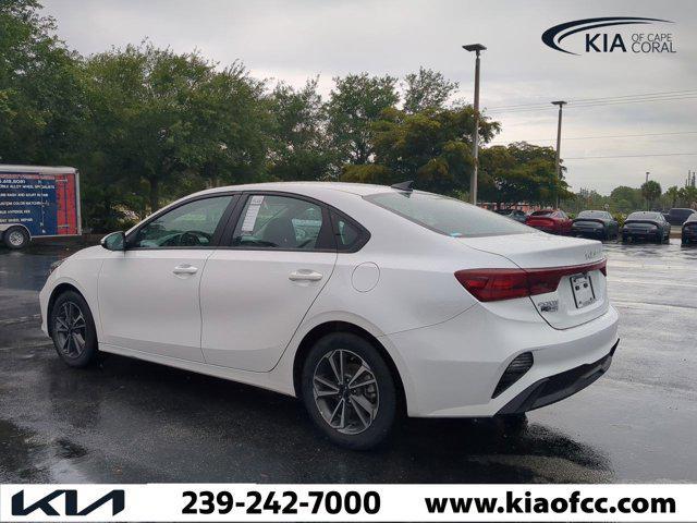 Photo of 2023 Snow White Pearl Kia Forte