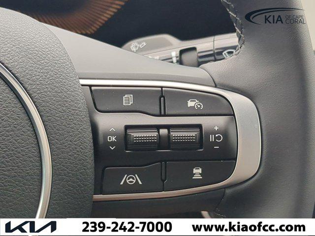 Photo of 2025 Snow White Pearl Kia K5