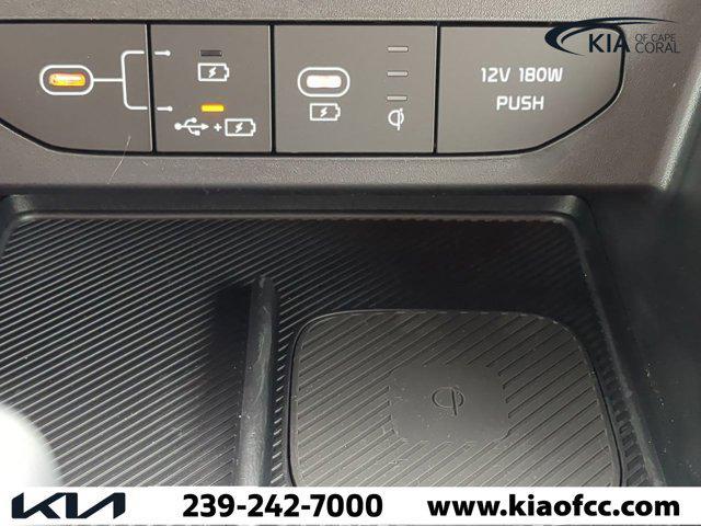 Photo of 2025 Snow White Pearl Kia K5