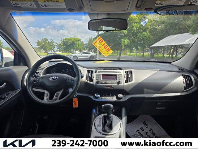 Photo of 2016 Clear White Kia Sportage