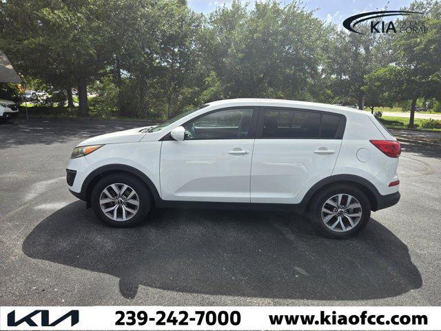 Photo of 2016 Clear White Kia Sportage