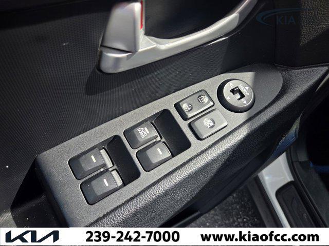 Photo of 2016 Clear White Kia Sportage