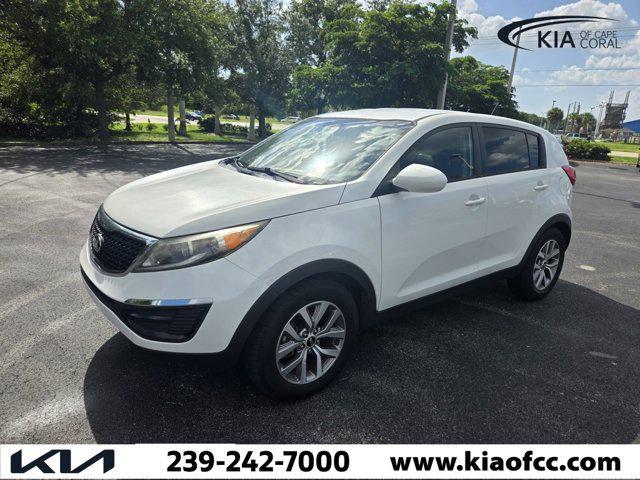 Photo of 2016 Clear White Kia Sportage