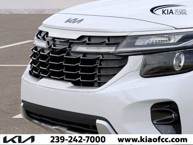 Photo of 2025 White / Black Kia Seltos