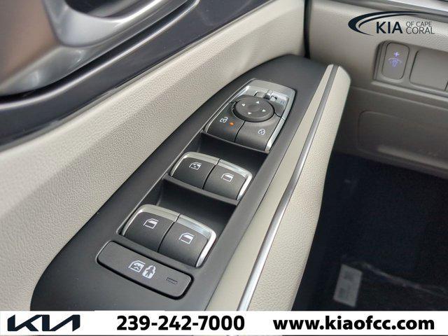 Photo of 2025 Glacial White Pearl Kia Sorento