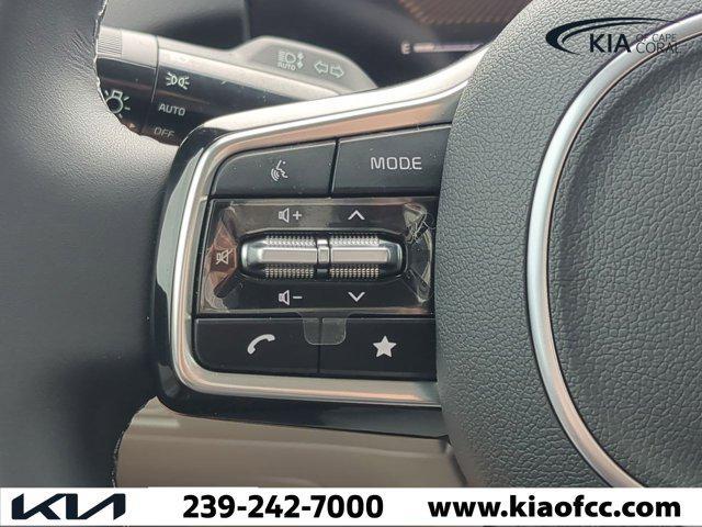 Photo of 2025 Glacial White Pearl Kia Sorento