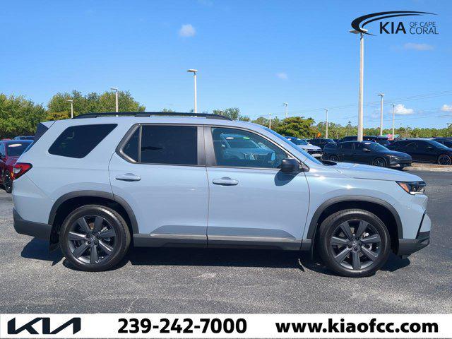Photo of 2023 Obsidian Blue Pearl Honda Pilot