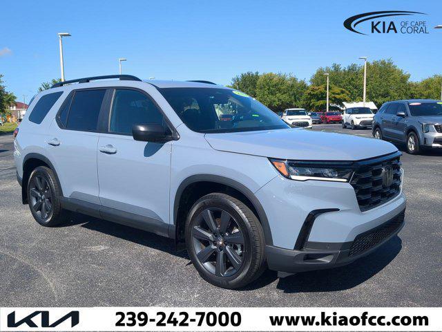Photo of 2023 Obsidian Blue Pearl Honda Pilot