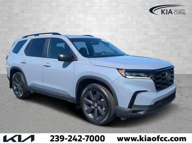 Photo of 2023 Obsidian Blue Pearl Honda Pilot