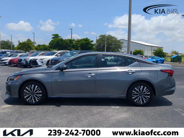 Photo of 2023 Gun Metallic Nissan Altima
