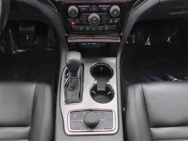 Photo of 2020 Slate Blue Pearlcoat Jeep Grand Cherokee