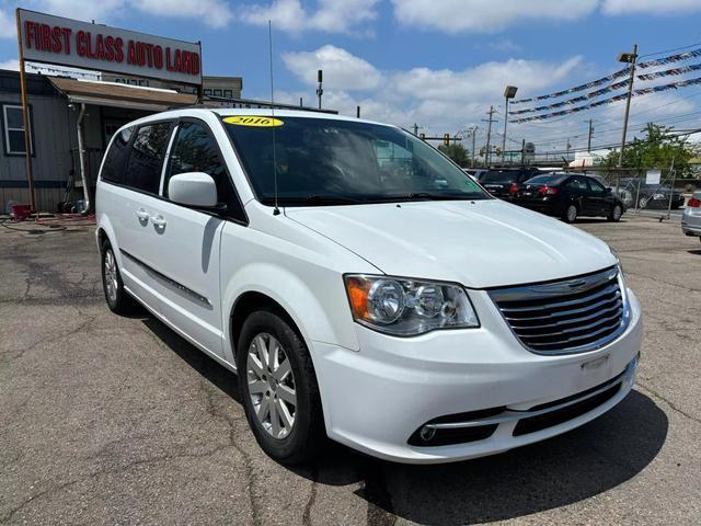 2016 Chrysler Town & Country