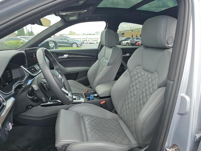 Photo of 2024 Silver Metallic Audi SQ5