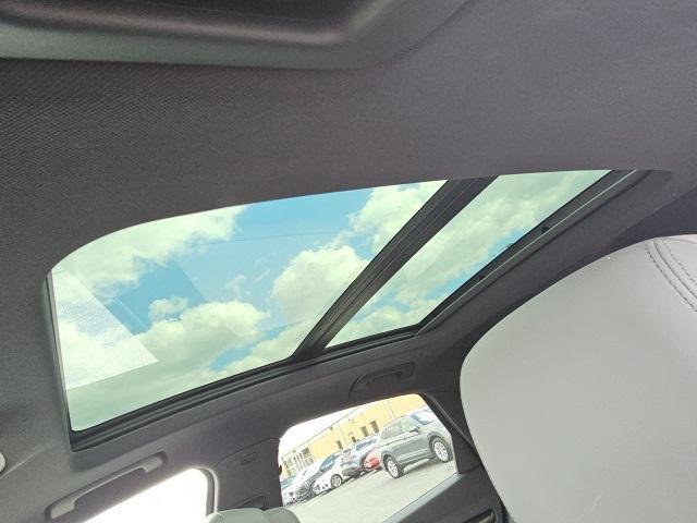 Photo of 2024 Silver Metallic Audi SQ5