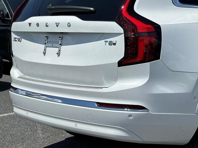 Photo of 2025 Crystal White Pearl Volvo XC90 Plug-In Hybrid