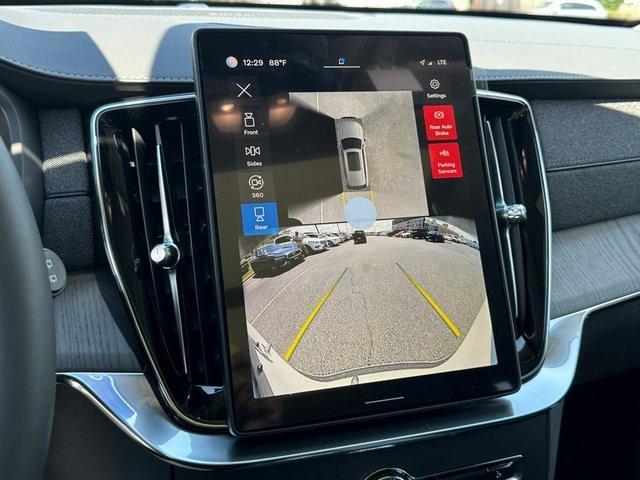 Photo of 2025 Crystal White Pearl Volvo XC90 Plug-In Hybrid