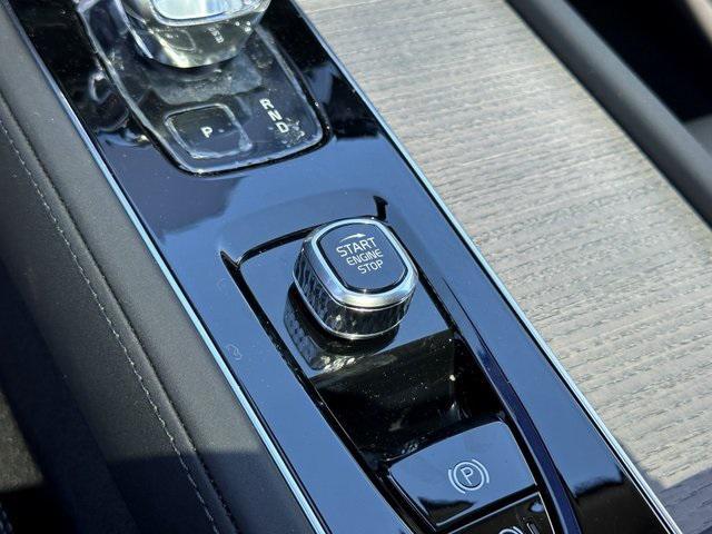 Photo of 2025 Crystal White Pearl Volvo XC90 Plug-In Hybrid