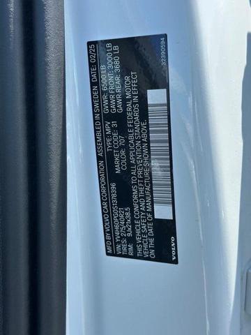 Photo of 2025 Crystal White Pearl Volvo XC90 Plug-In Hybrid
