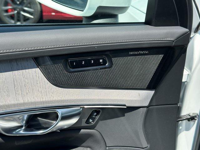 Photo of 2025 Crystal White Pearl Volvo XC90 Plug-In Hybrid