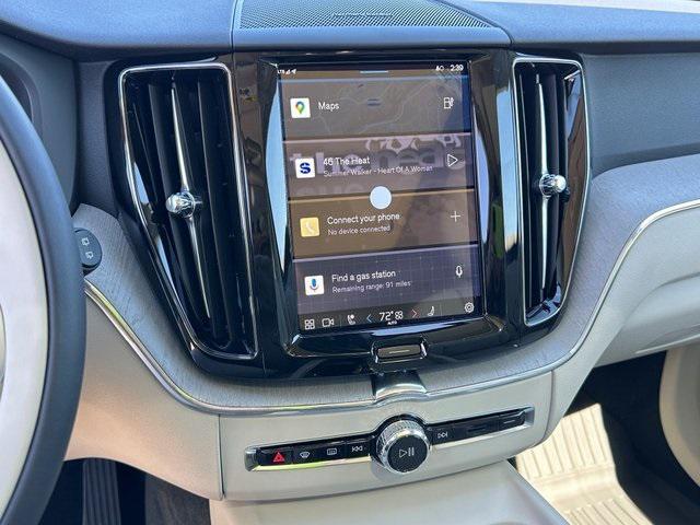 Photo of 2025 Crystal White Metallic Volvo XC60 Plug-In Hybrid