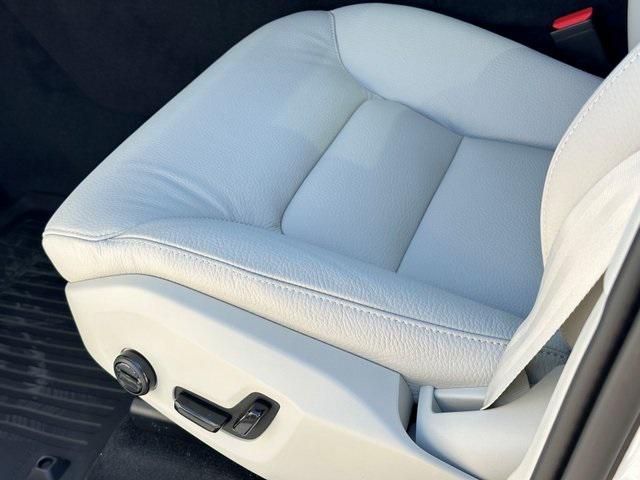Photo of 2025 Crystal White Metallic Volvo XC60 Plug-In Hybrid