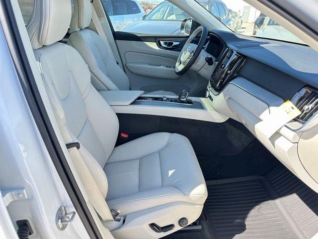 Photo of 2025 Crystal White Metallic Volvo XC60 Plug-In Hybrid
