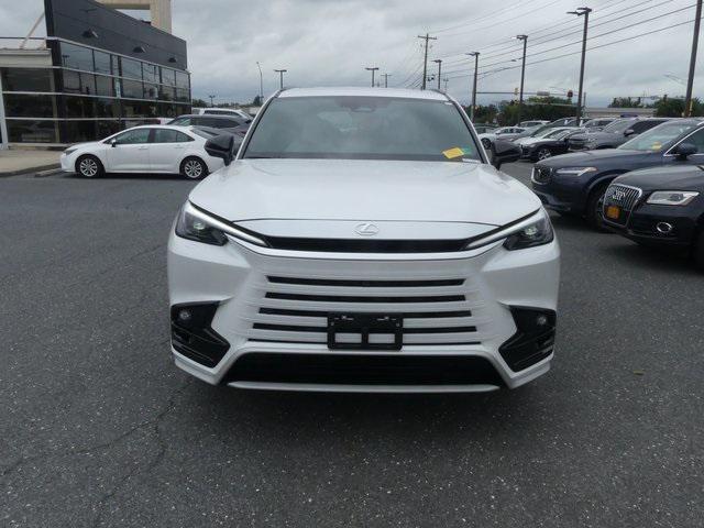 Photo of 2025 Wind Chill Pearl Lexus TX 500h