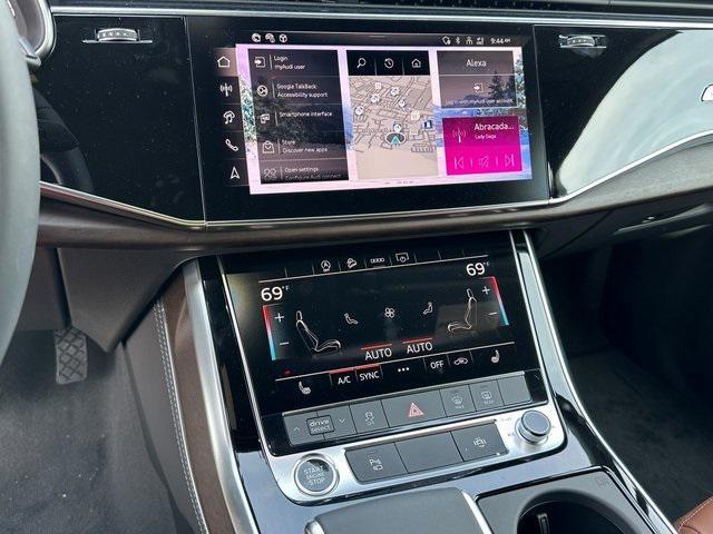 Photo of 2025 Glacier White Metallic Audi Q7