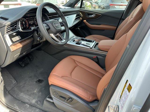 Photo of 2025 Glacier White Metallic Audi Q7