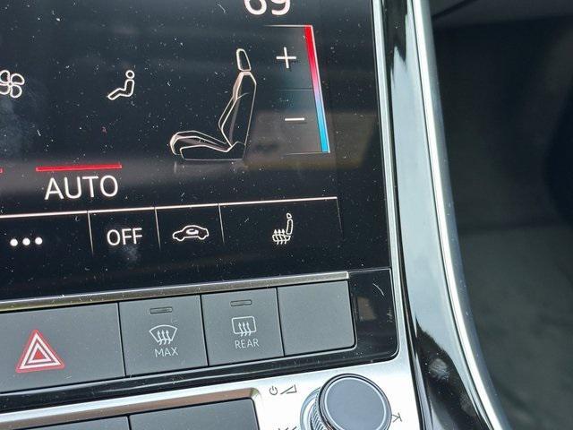 Photo of 2025 Glacier White Metallic Audi Q7
