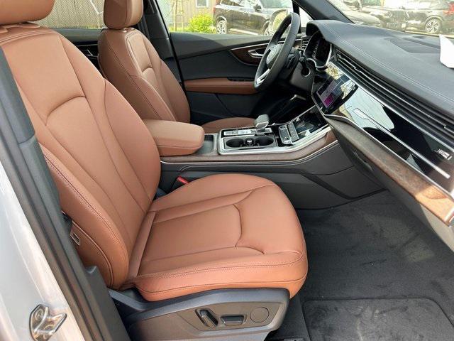 Photo of 2025 Glacier White Metallic Audi Q7