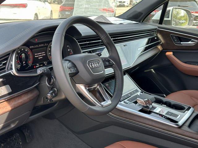 Photo of 2025 Glacier White Metallic Audi Q7