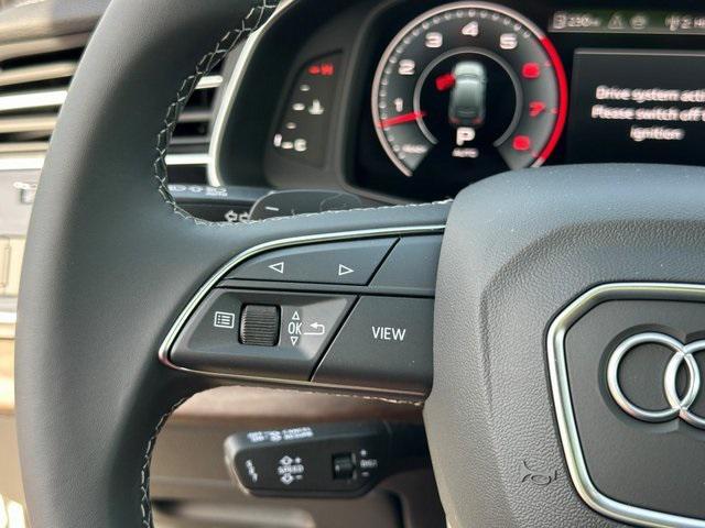 Photo of 2025 Glacier White Metallic Audi Q7