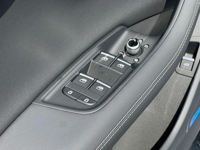 Photo of 2025 Glacier White Metallic Audi Q7