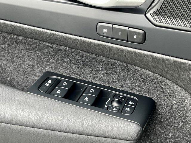 Photo of 2024 Crystal White Volvo C40 Recharge Pure Electric