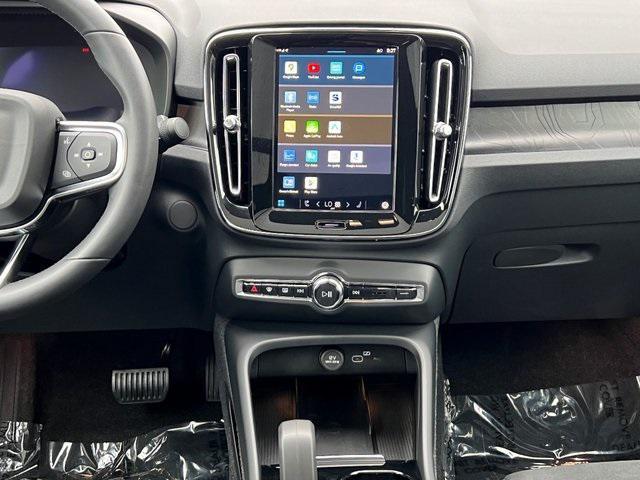 Photo of 2024 Crystal White Volvo C40 Recharge Pure Electric