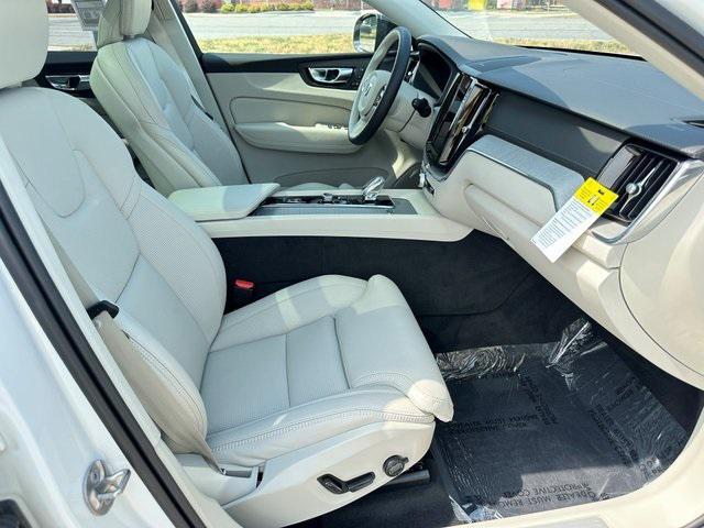 Photo of 2025 Crystal White Metallic Volvo XC60 Plug-In Hybrid