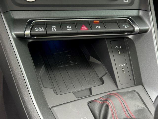 Photo of 2025 Mythos Black Metallic Audi Q3
