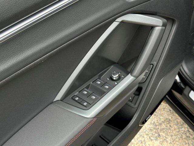 Photo of 2025 Mythos Black Metallic Audi Q3