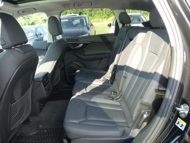 Photo of 2023 Black Metallic Audi Q7