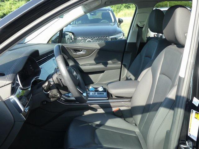 Photo of 2023 Black Metallic Audi Q7