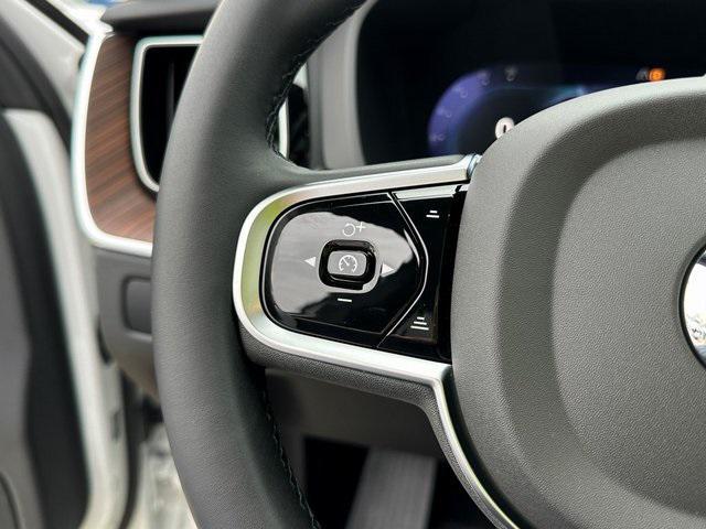 Photo of 2025 Crystal White Metallic Volvo XC60 Plug-In Hybrid