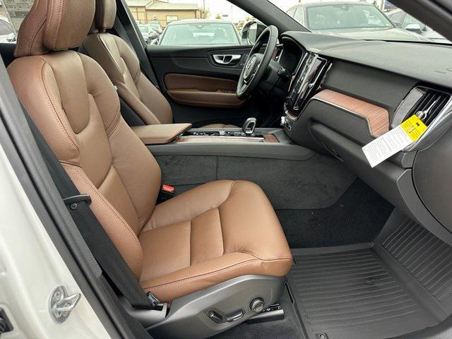 Photo of 2025 Crystal White Metallic Volvo XC60 Plug-In Hybrid