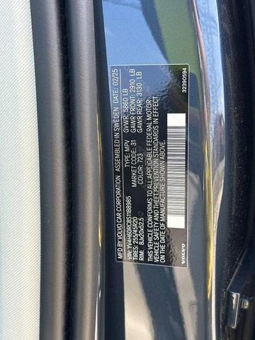 Photo of 2025 Blue Volvo XC60 Plug-In Hybrid