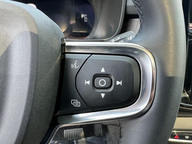 Photo of 2022 Crystal White Volvo C40 Recharge Pure Electric